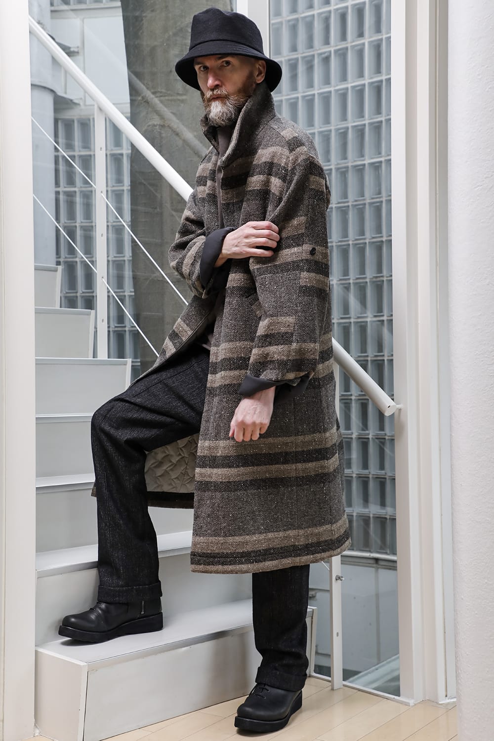 DEVOA(デヴォア) 22-23AW(秋冬) CTI-BYH ハイネック コート ストライプ ウール 2-004