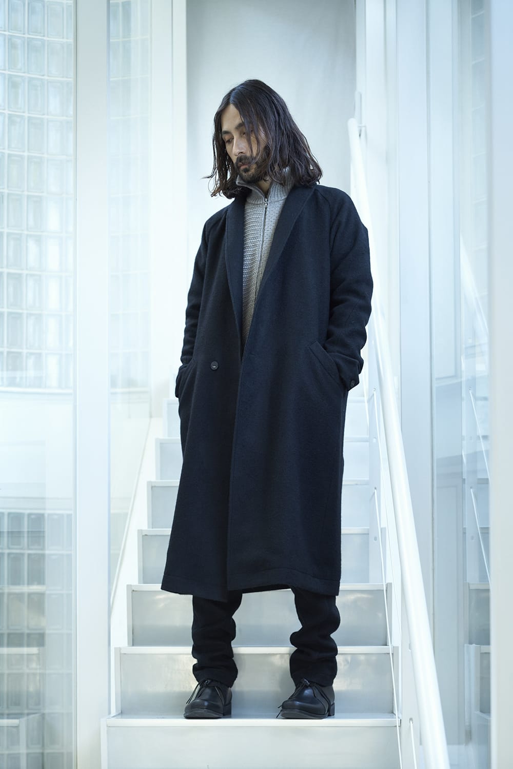 DEVOA 22-23AW A sincere approach to manufacturing that enables a variety of styles A daring move to break down the restful image a littlestyling - CTI-SSG Shawl collar coat brushed cashgora KTS-MLH-Melange-Gray High neck knit merino wool Melange Gray PTN-GRE Easy pants brushed cashgora linen  FW-CTN Leather Shoes GUIDI Calf   4-002