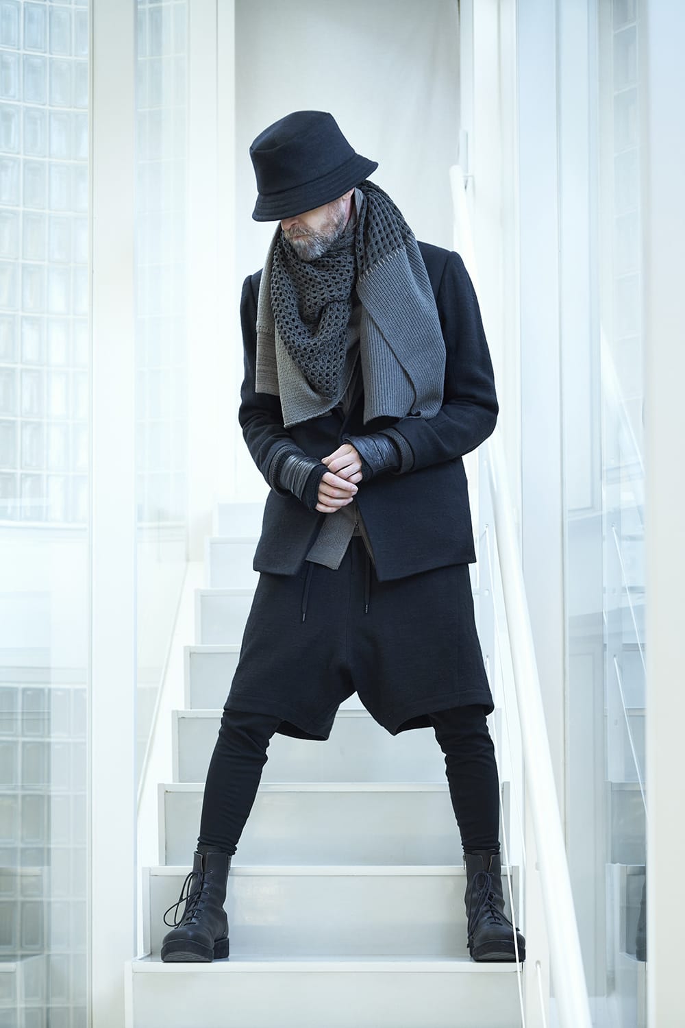 DEVOA 22-23AW JKK-SCL High neck jacket brushed cashgoora KTS-CZM-Gray Cardigan merino wool Gray PTN-USL Layered pants Hybrid wool/silk tweed FW-LMM Leather boots KAC-CMS-22AW-Gray Patchwork Stole Merino Wool / Cotton Gray 4-001