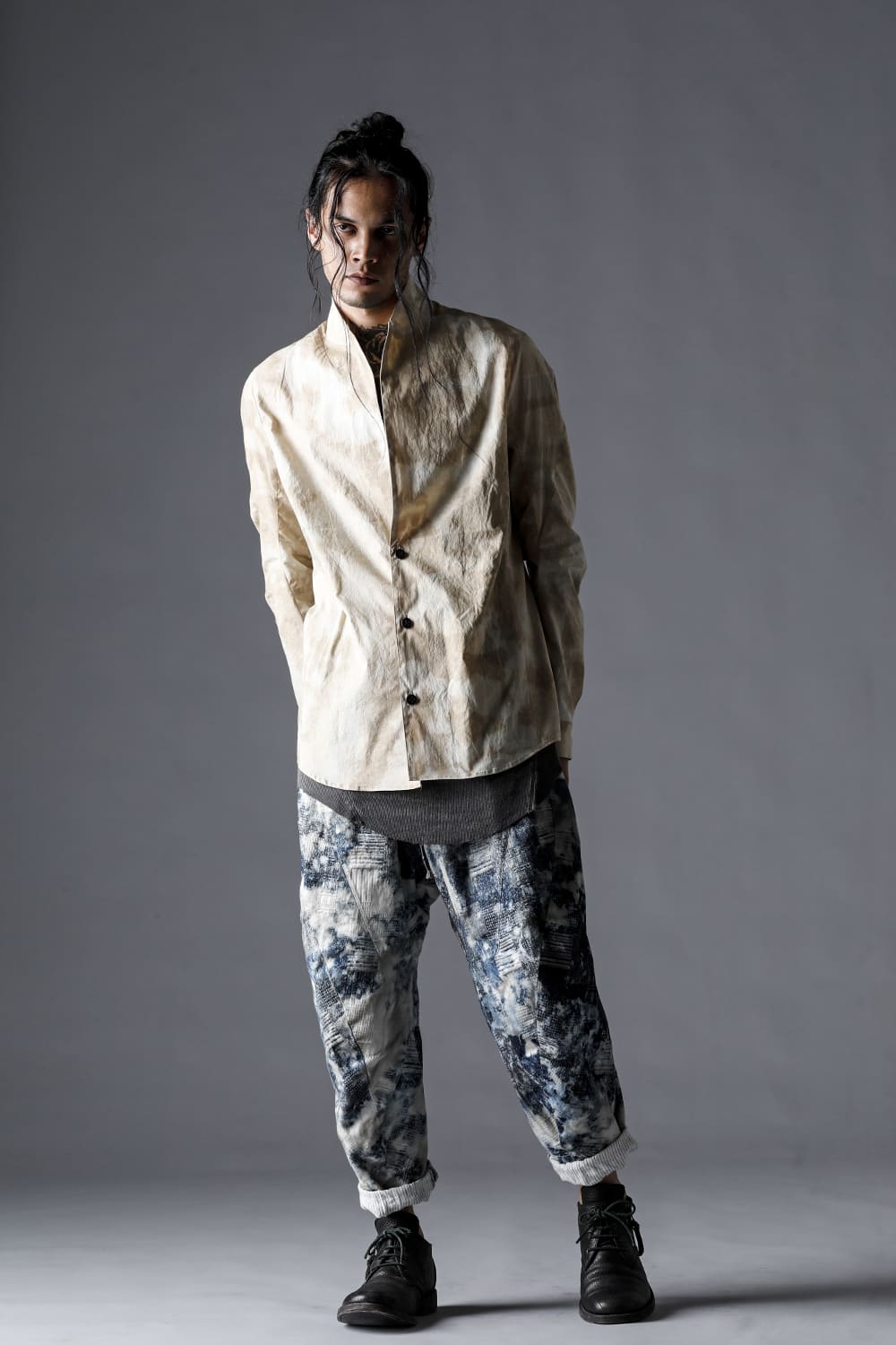 D.HYGEN(ディーハイゲン) 23SS(春夏) ST102-0523S-Stream Sand ムラ染めコットンローンテーラーシャツジャケット ストリーム サンド 5-001