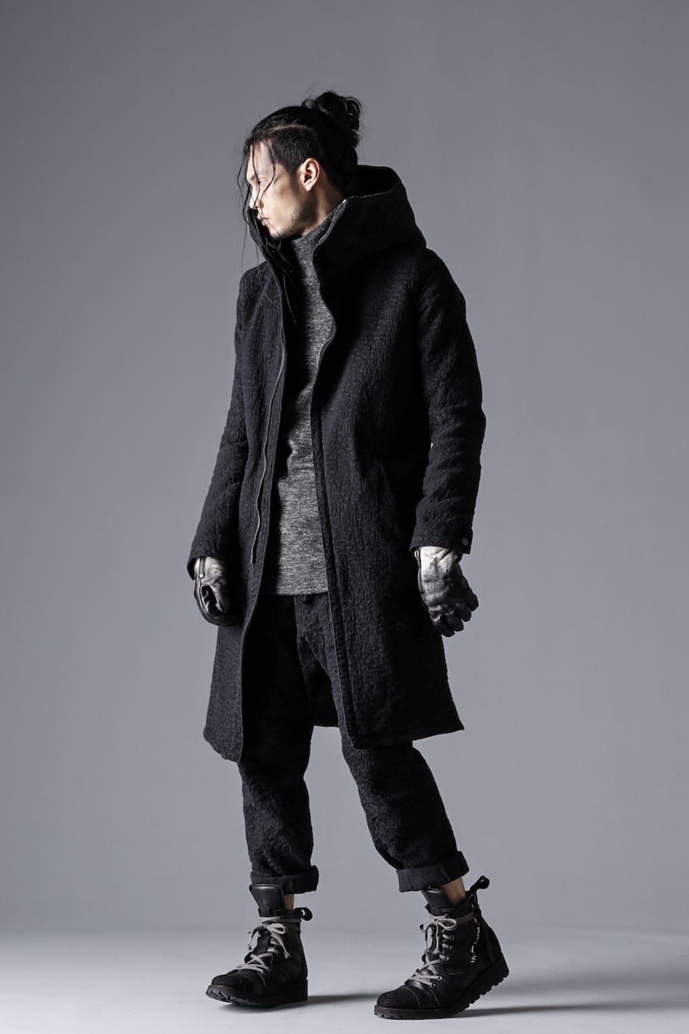 D.HYGEN(ディーハイゲン) 22-23AW(秋冬) ST107-0322A Scabジャガードストレッチコットンデニムテーパードクロップドパンツ 2-001