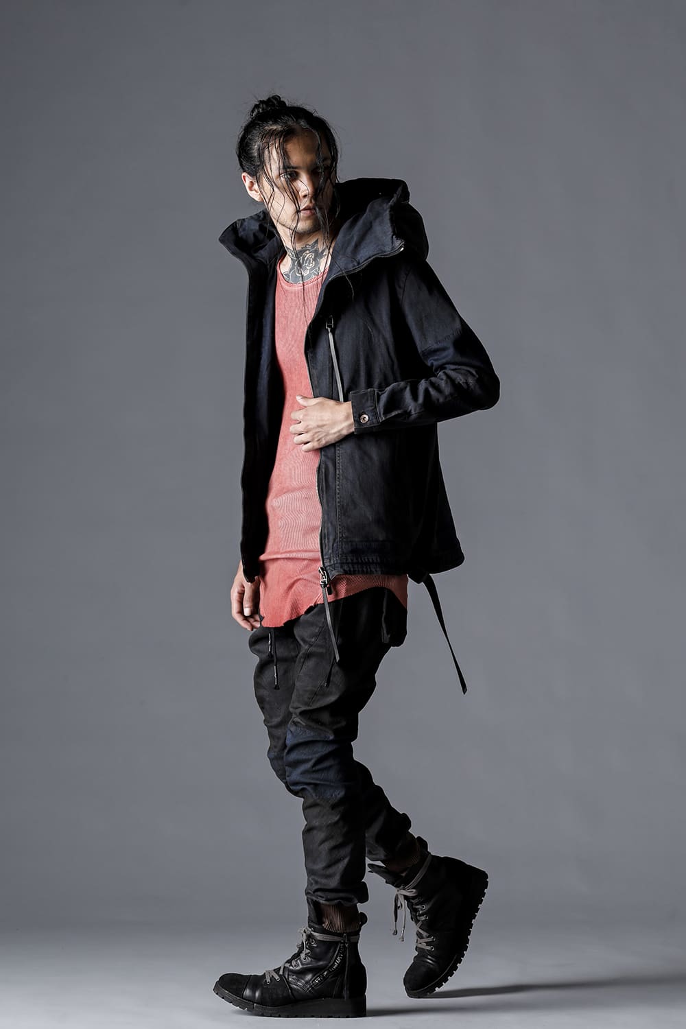 D.HYGEN(ディーハイゲン) 23SS(春夏) ST107-0323S マッド加工ストレッチデニムドロップクロッチジョグパンツ 3-002