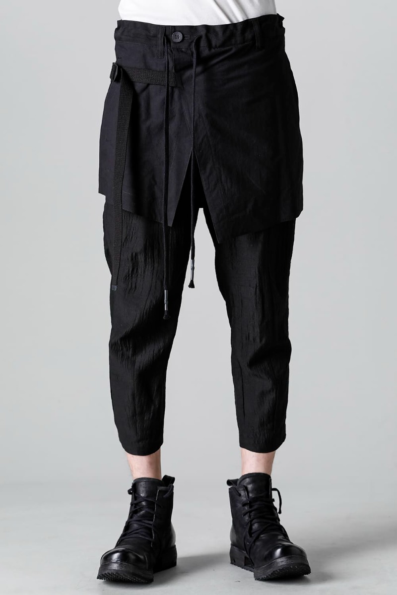 D.HYGEN(ディーハイゲン) 23SS(春夏) ST105-0223S-Black ホースレザーハイネックレザージャケット ブラック ST107-0923S-Black サマーウール×キュプラワッシャーローンラップエプロンタックテーパードクロップドパンツ ブラック 3-005