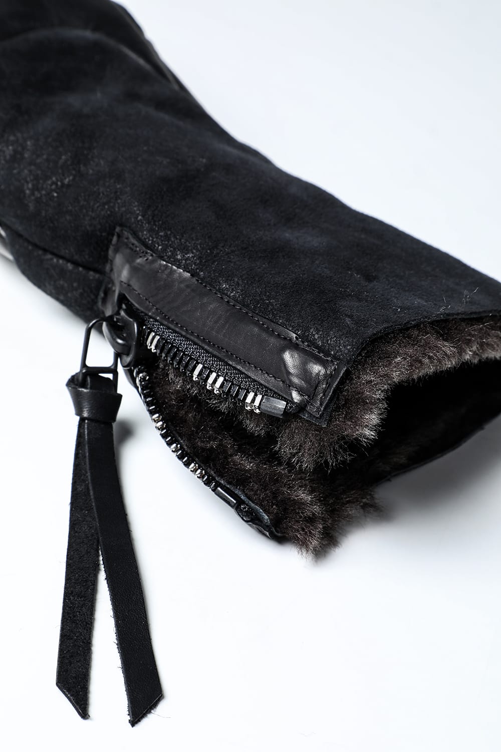 D.HYGEN(ディーハイゲン) 22-23AW(秋冬) ST108-0422A フレンチベイビーラムムートン×ホースレザーコンビネーショングローブ 4-005