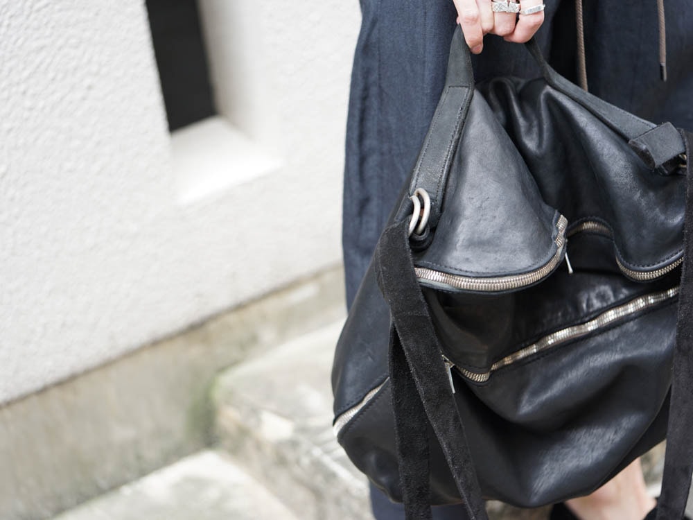 GUIDI M10 Shoulder Bag - FASCINATE BLOG