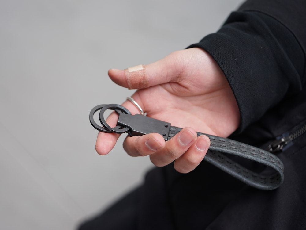 DEVOA Key Holder Brass and Calf 01