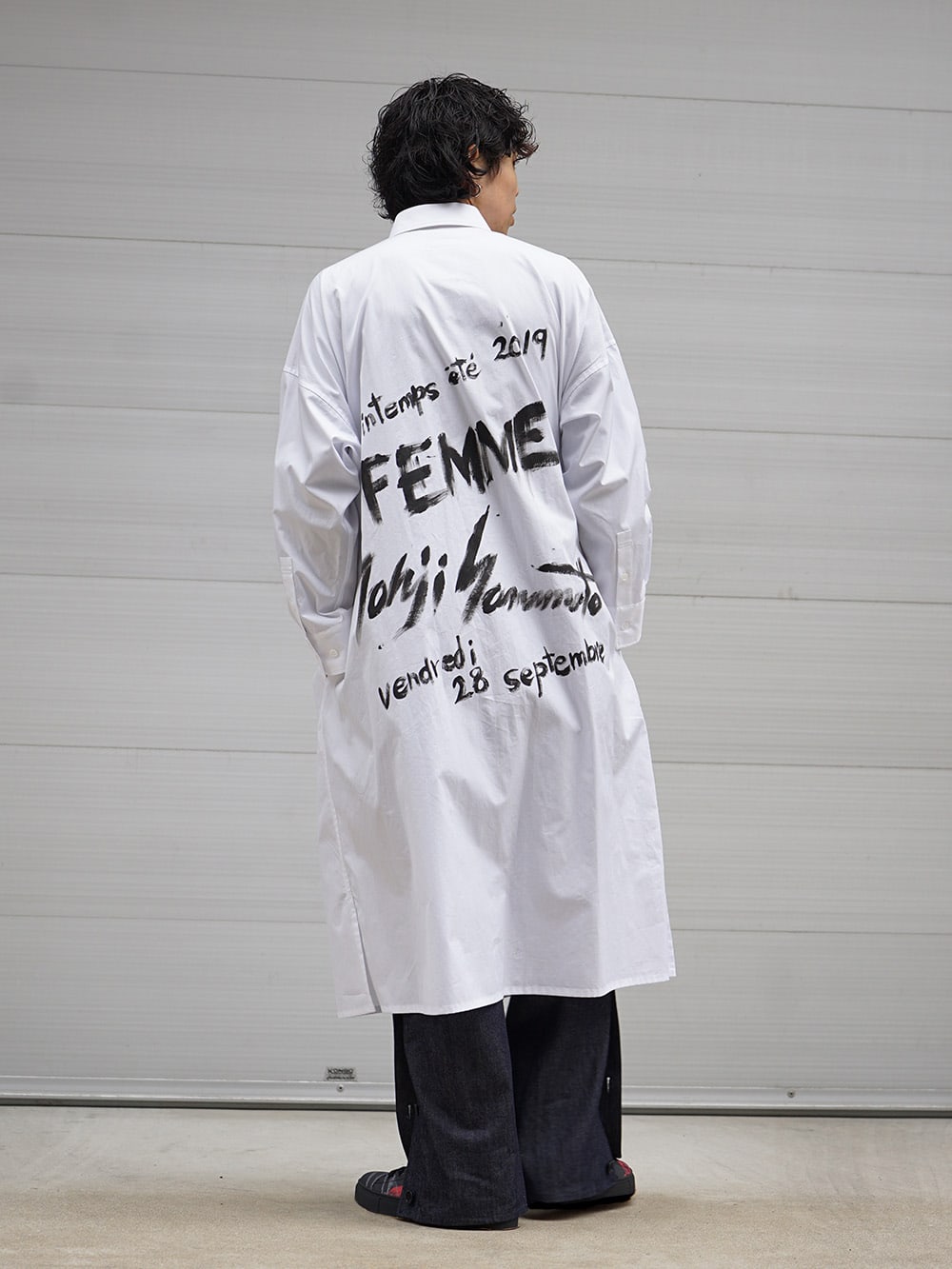 日本初の Yohji Yamamotoの白のロングシャツです - トップス