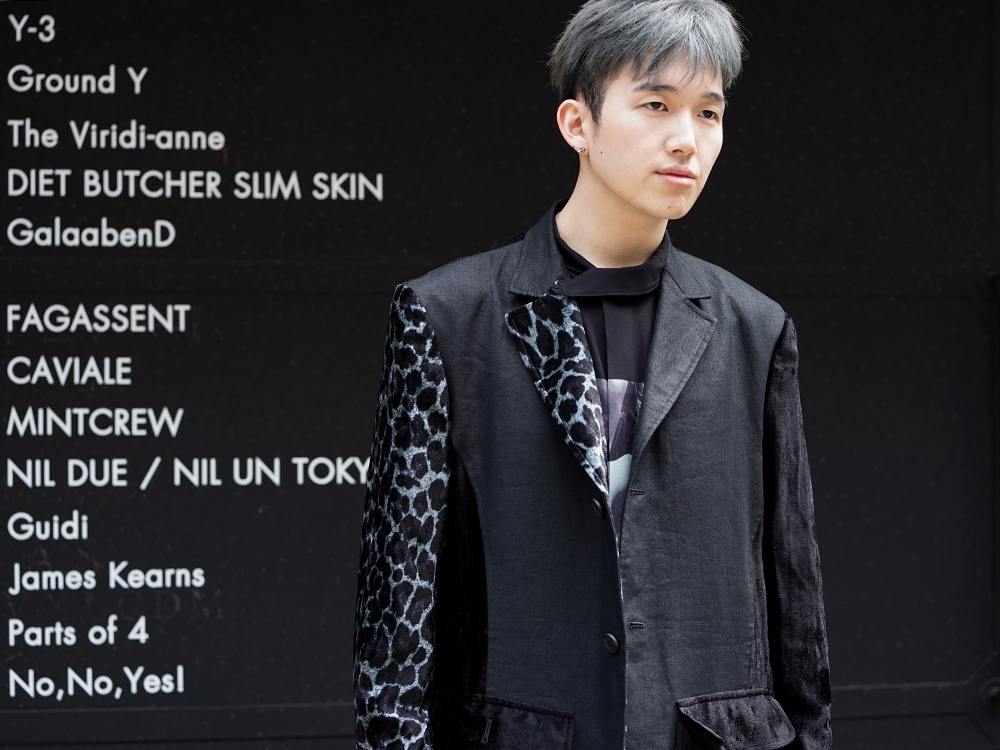 The R New Staff【堀田】 - 1-002