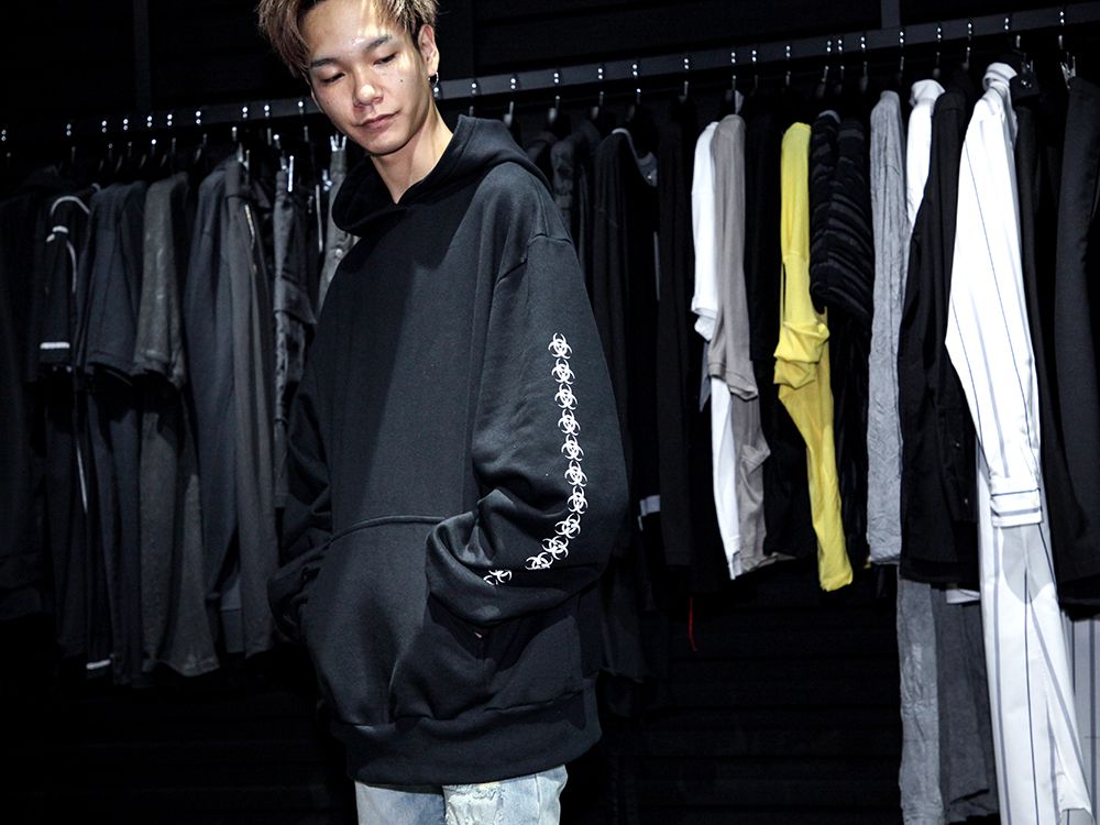 CAVIALE x The R LIMITED HOODIE Styling - 2-001