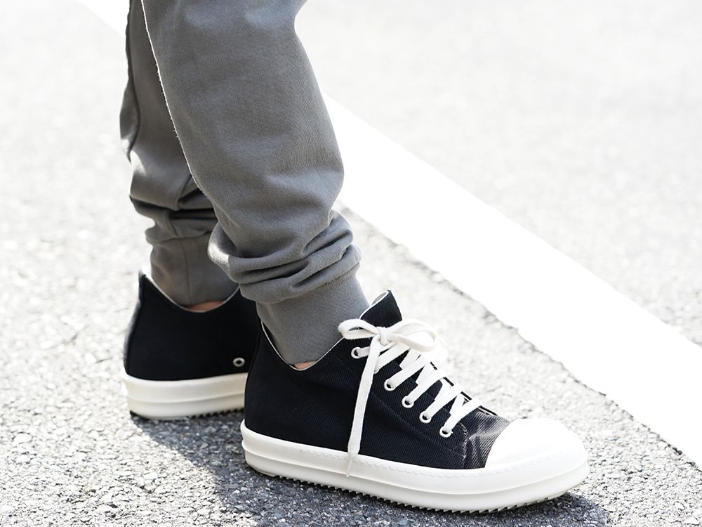 11 by Boris Bidjan Saberi Gray tone Style  - 3-005