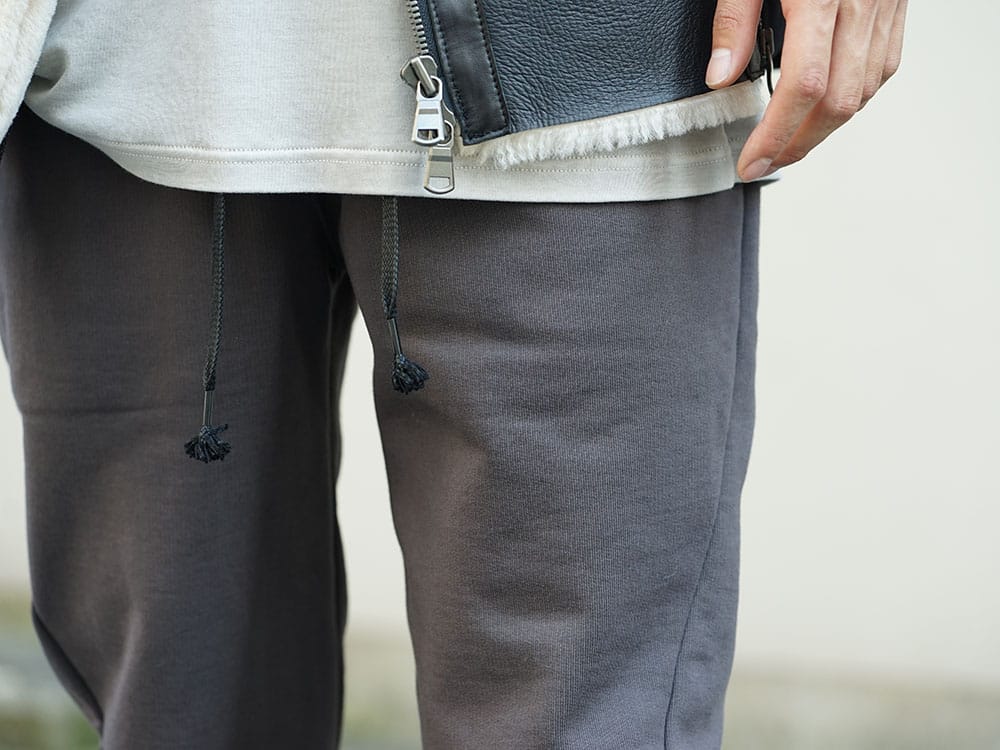 The Viridi-anne 19-20AW Black x Gray Coloring style - 3-003