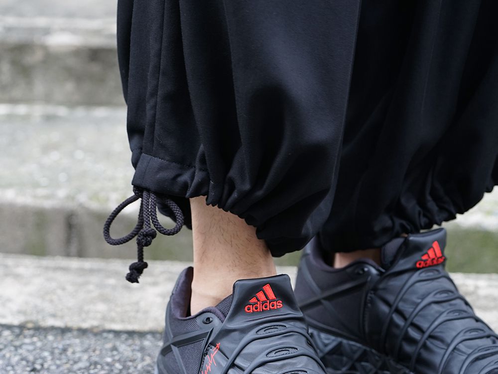 Yohji Yamamoto 19-20AW Style accented with accessories - 3-005