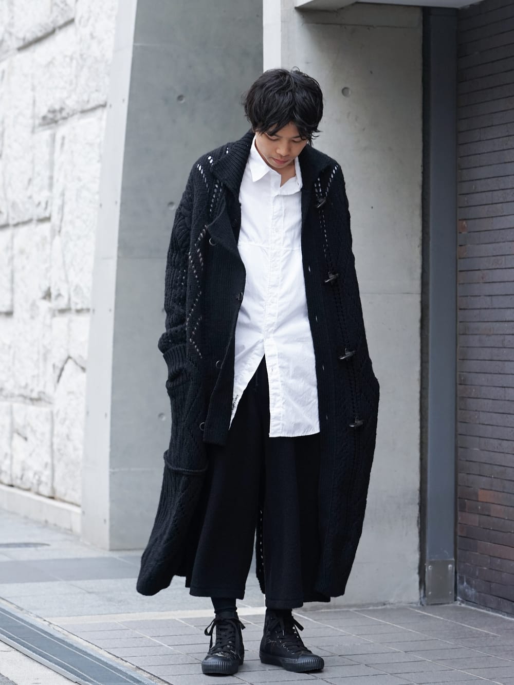 Yohji Yamamoto - ヨウジヤマモト 19-20AW Style featuring a knitted