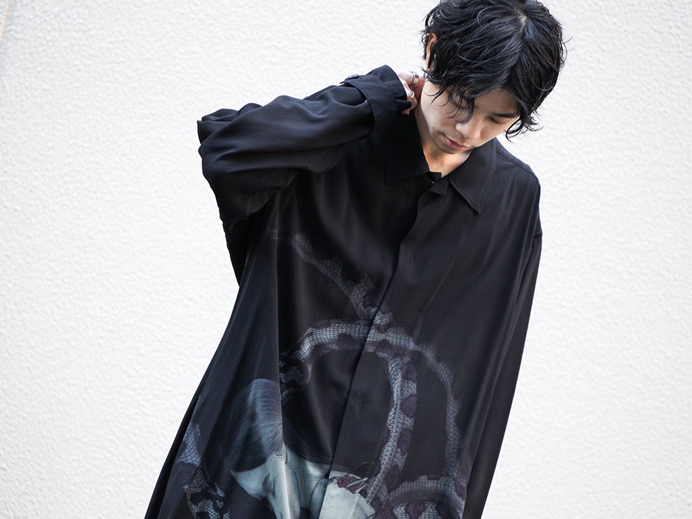 Yohji Yamamoto 19-20AW Snake woman Print Shirt coat Style