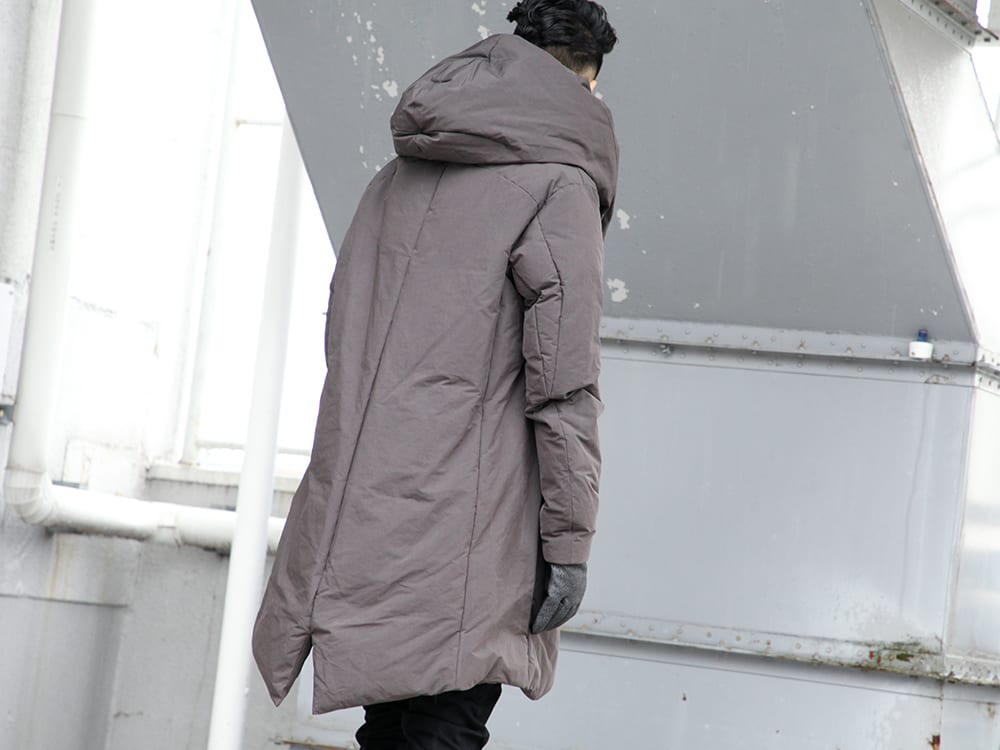 LOGY kyoto ATTACHMENT Pe Ny Peachskin hooded down coat STYLE