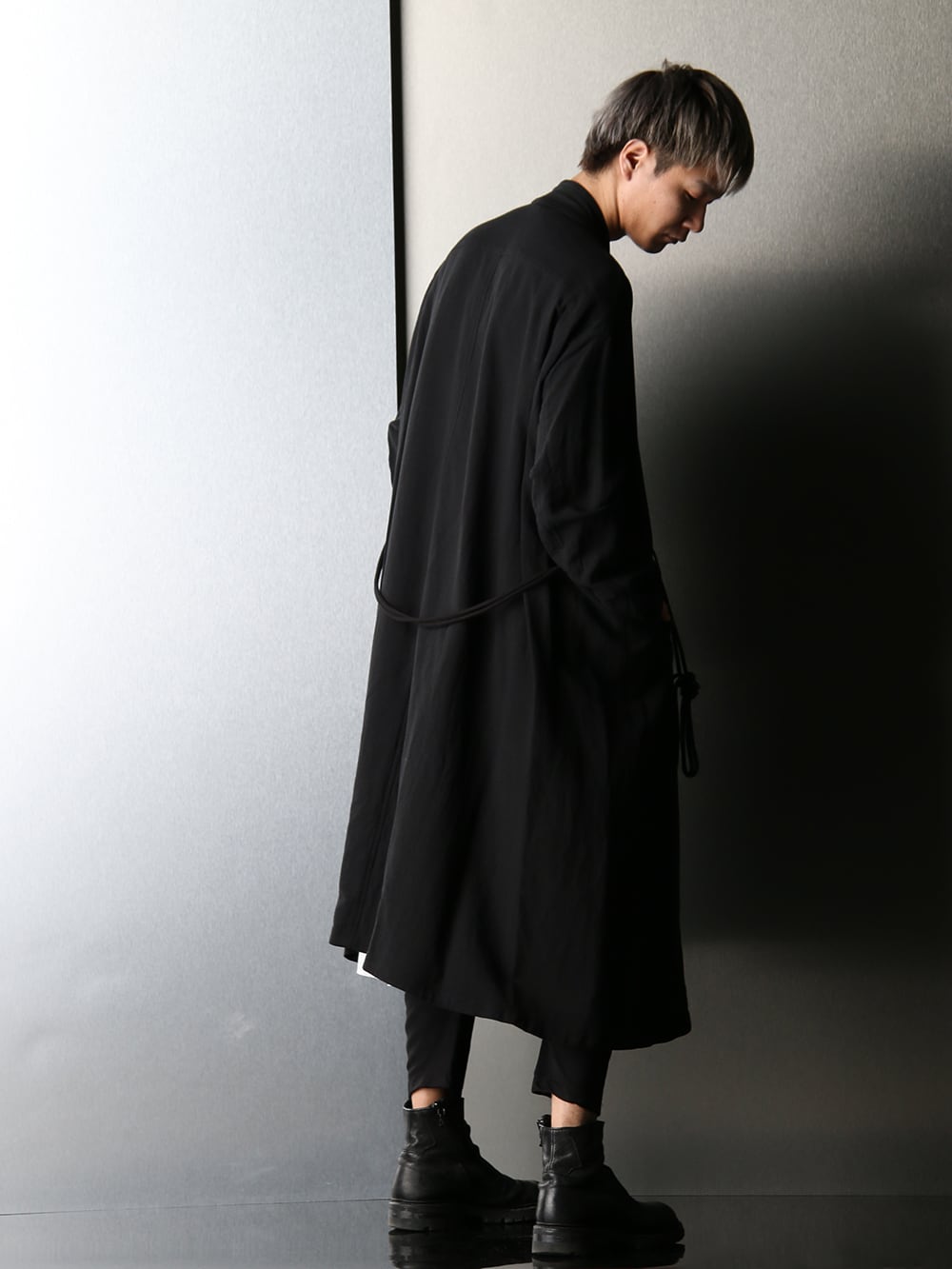 julius-20ss-long-silhouette-layered-styling-20200307 - 1-002