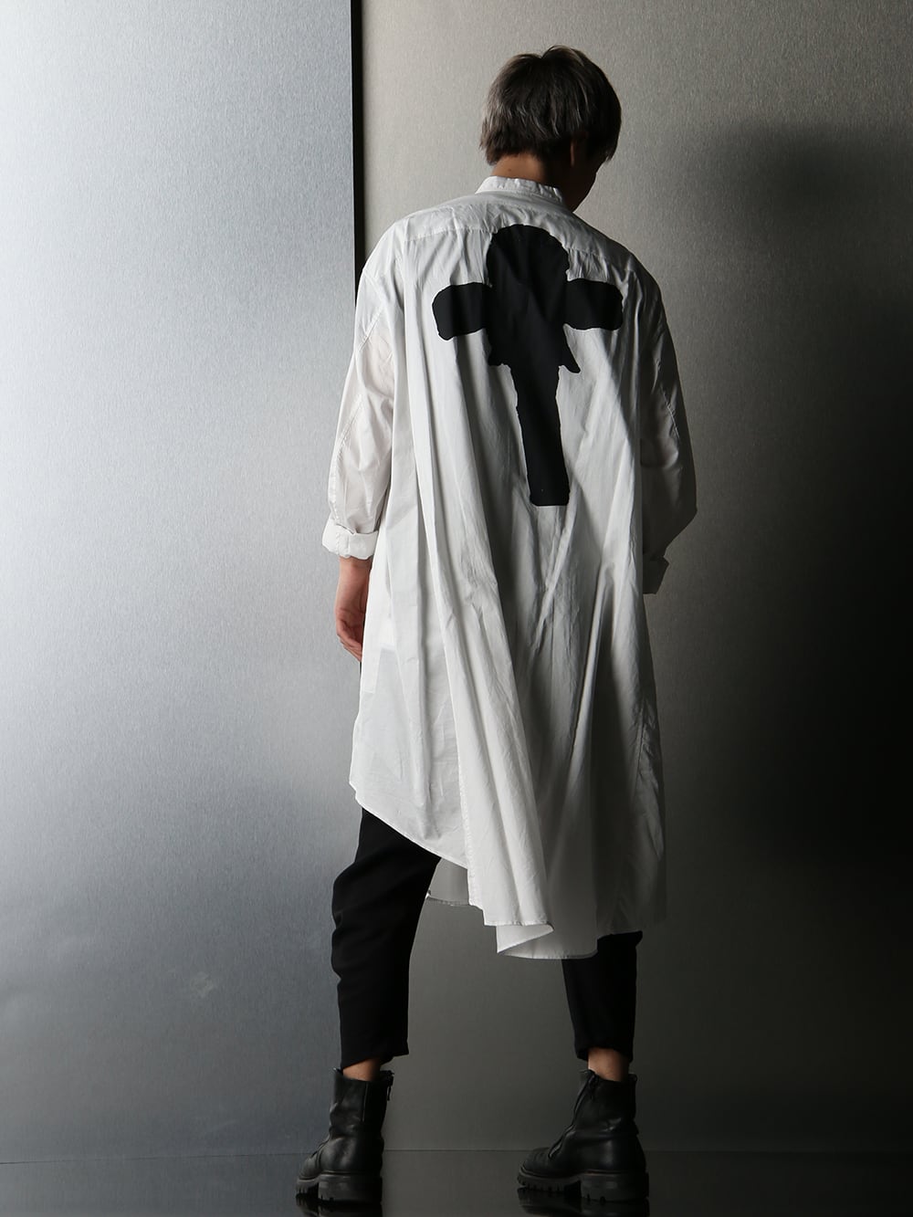 julius-20ss-long-silhouette-layered-styling-20200307 - 3-003