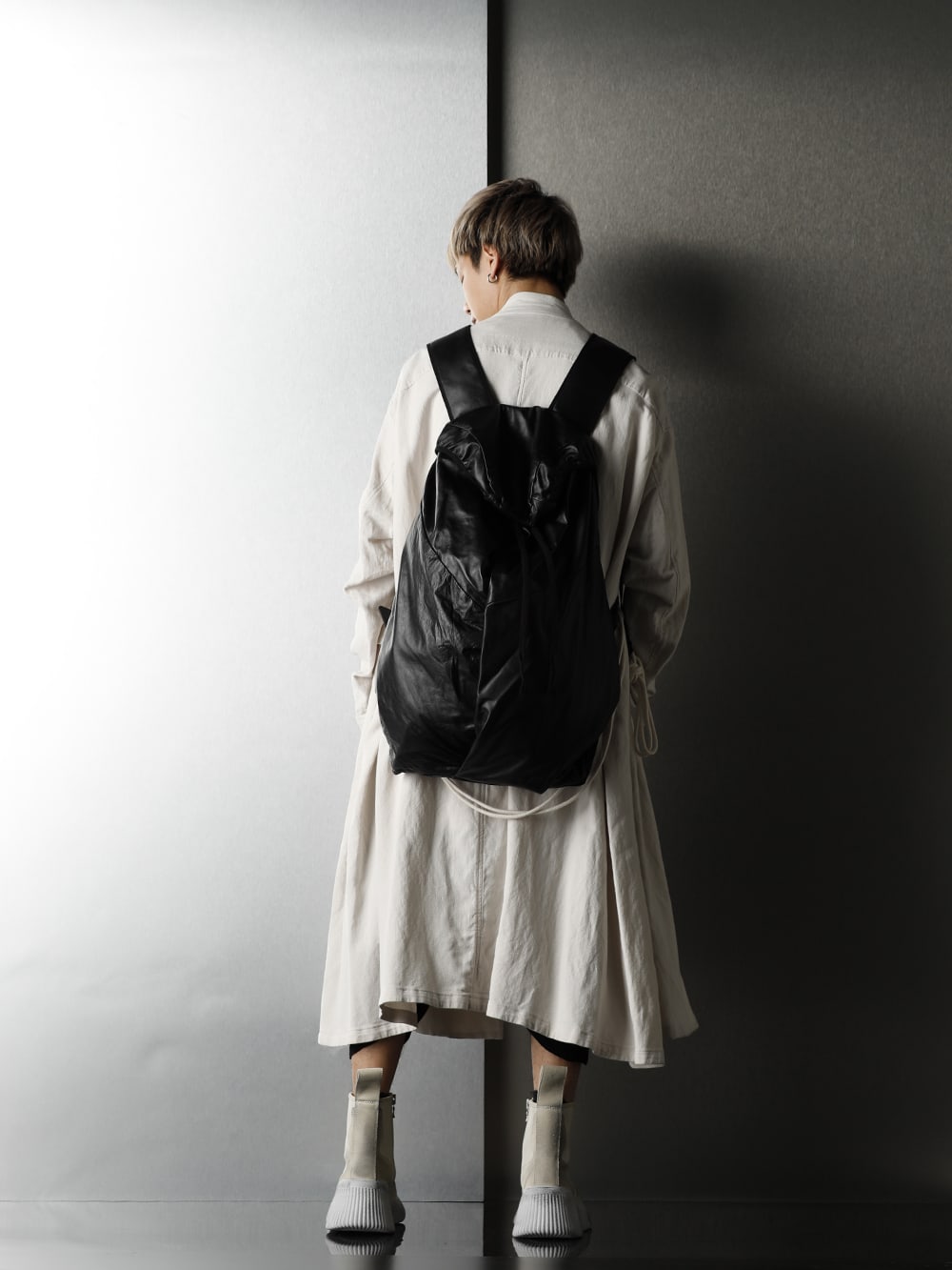 JULIUS 20SS Plaster & Black Different material styling - 1-003