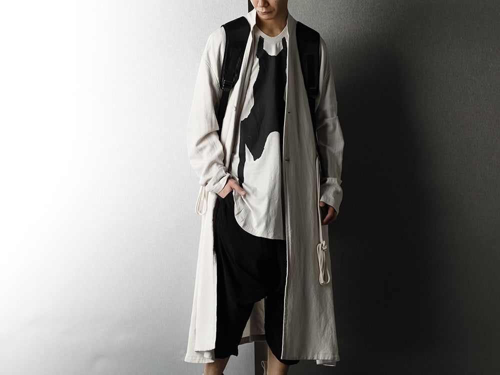 JULIUS 20SS Plaster & Black Different material styling - 2-001