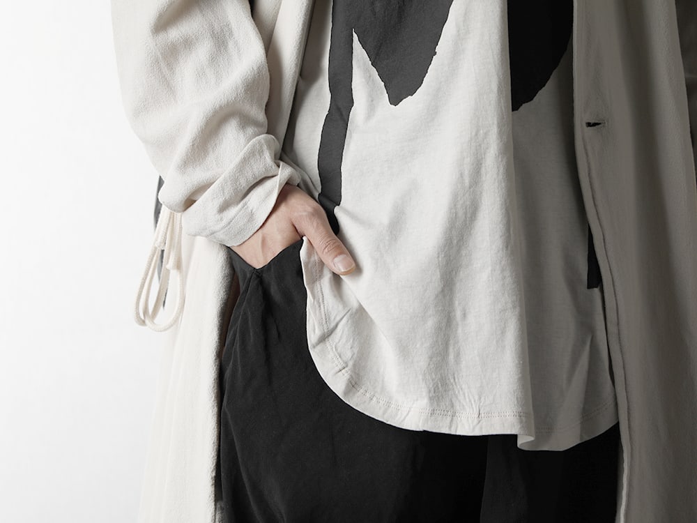 JULIUS 20SS Plaster & Black Different material styling - 3-003