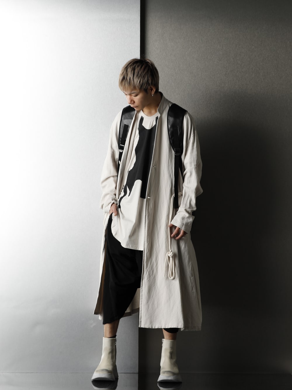 JULIUS 20SS Plaster & Black Different material styling - 5-001