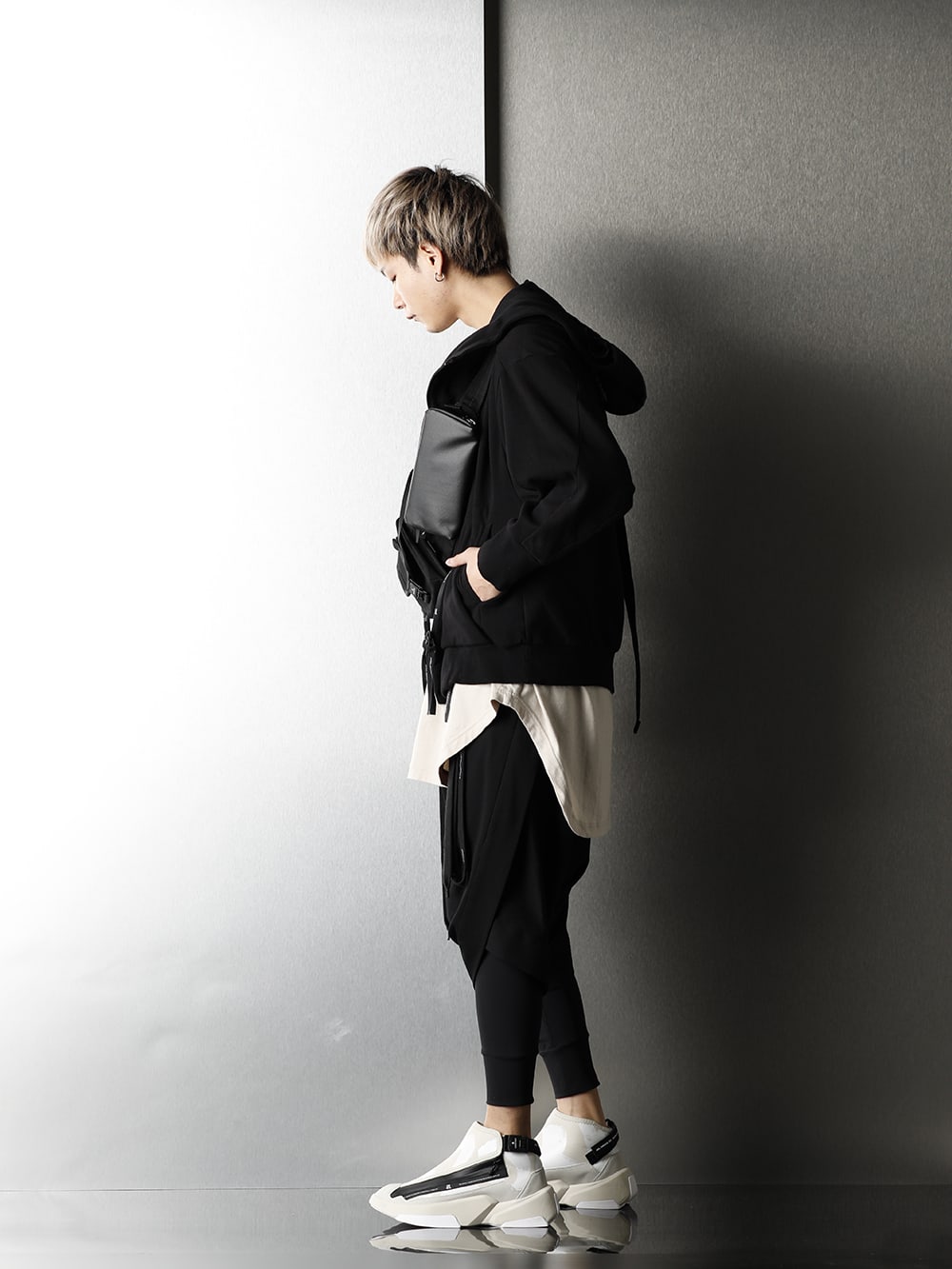 NILøS Black & Beige color Sporty styling - 1-002