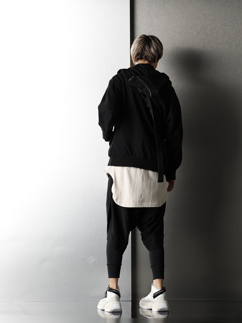 NILøS Black & Beige color Sporty styling - 1-003