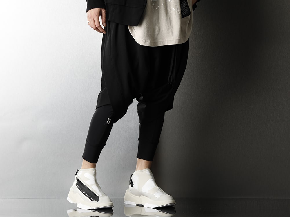 NILøS Black & Beige color Sporty styling - 3-002