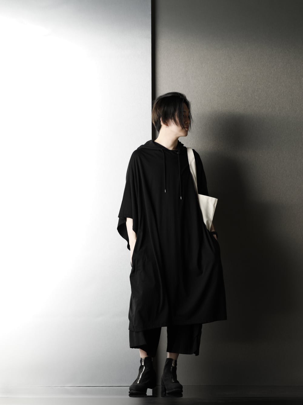 Ground Y 20SS Monotone style with both design and functionality - 1-004