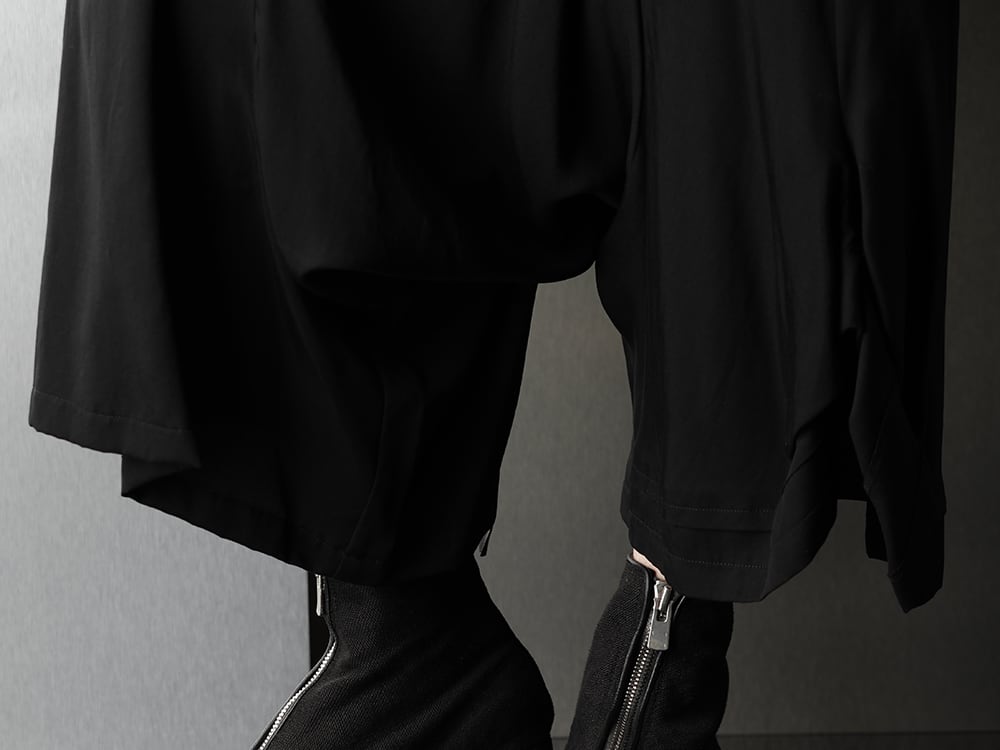 Ground Y 20SS Monotone style with both design and functionality - 3-004