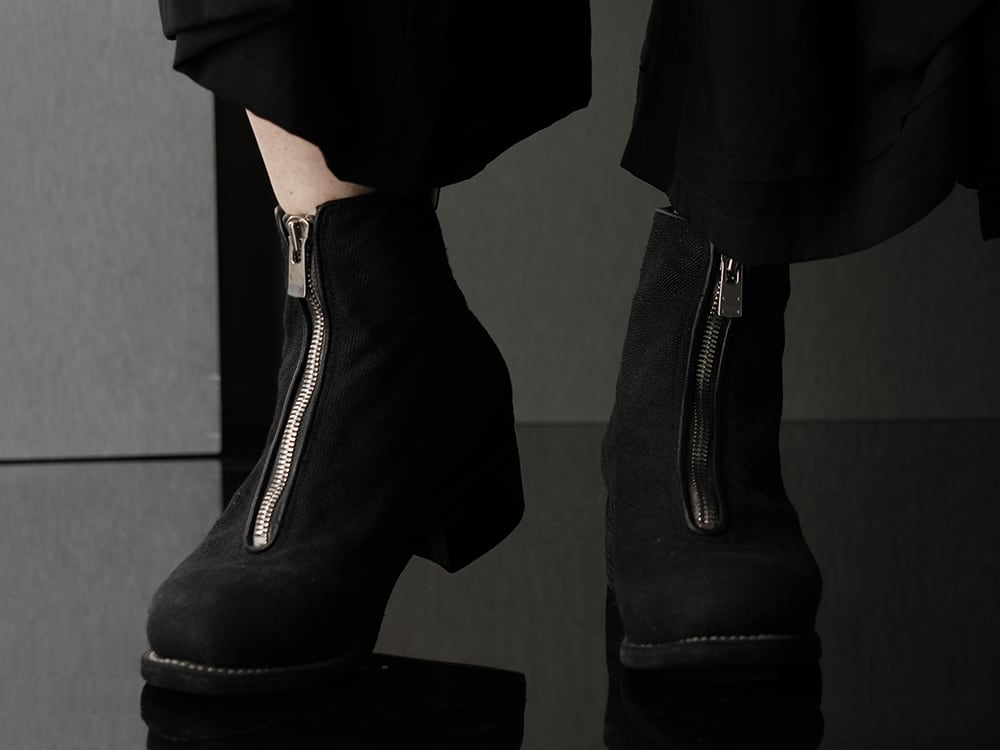 Ground Y 20SS Monotone style with both design and functionality - 3-005