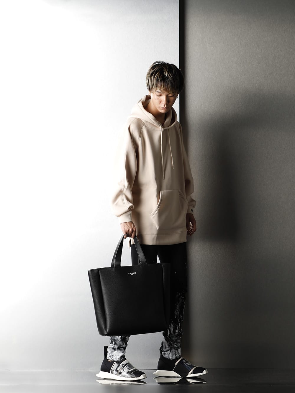 NIL DUE / NIL UN TOKYO EMBROIDERY Hoodie Styling - FASCINATE BLOG