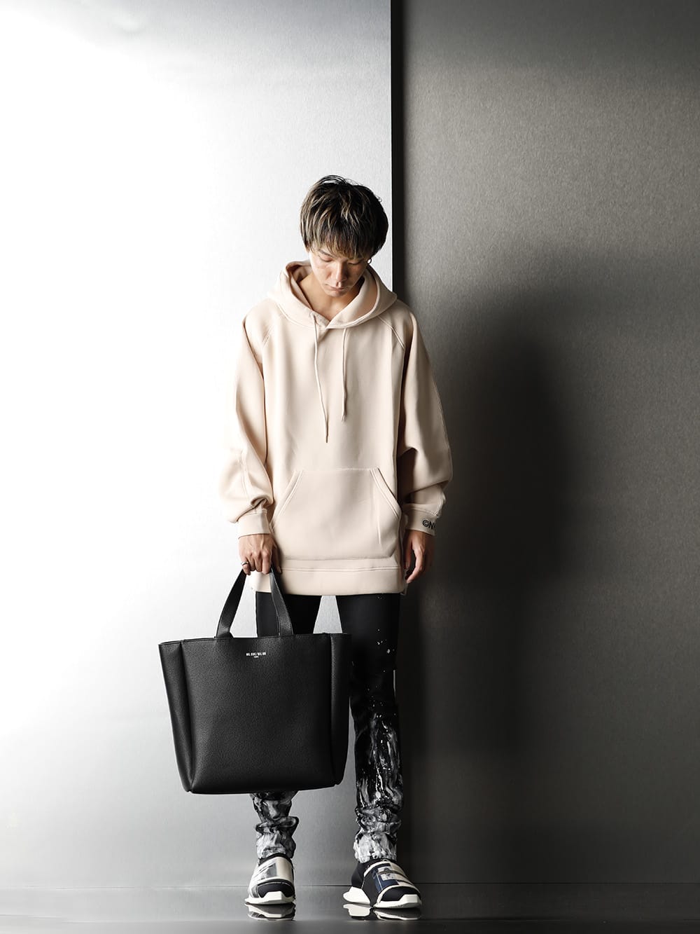 NIL DUE / NIL UN TOKYO EMBROIDERY Hoodie Styling - FASCINATE BLOG