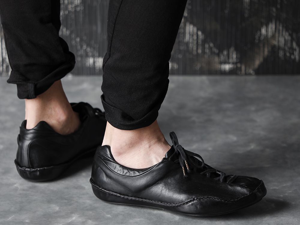 山内 & 11 BY BORIS BIDJAN SABERI DARK TONE STYLE - 3-005