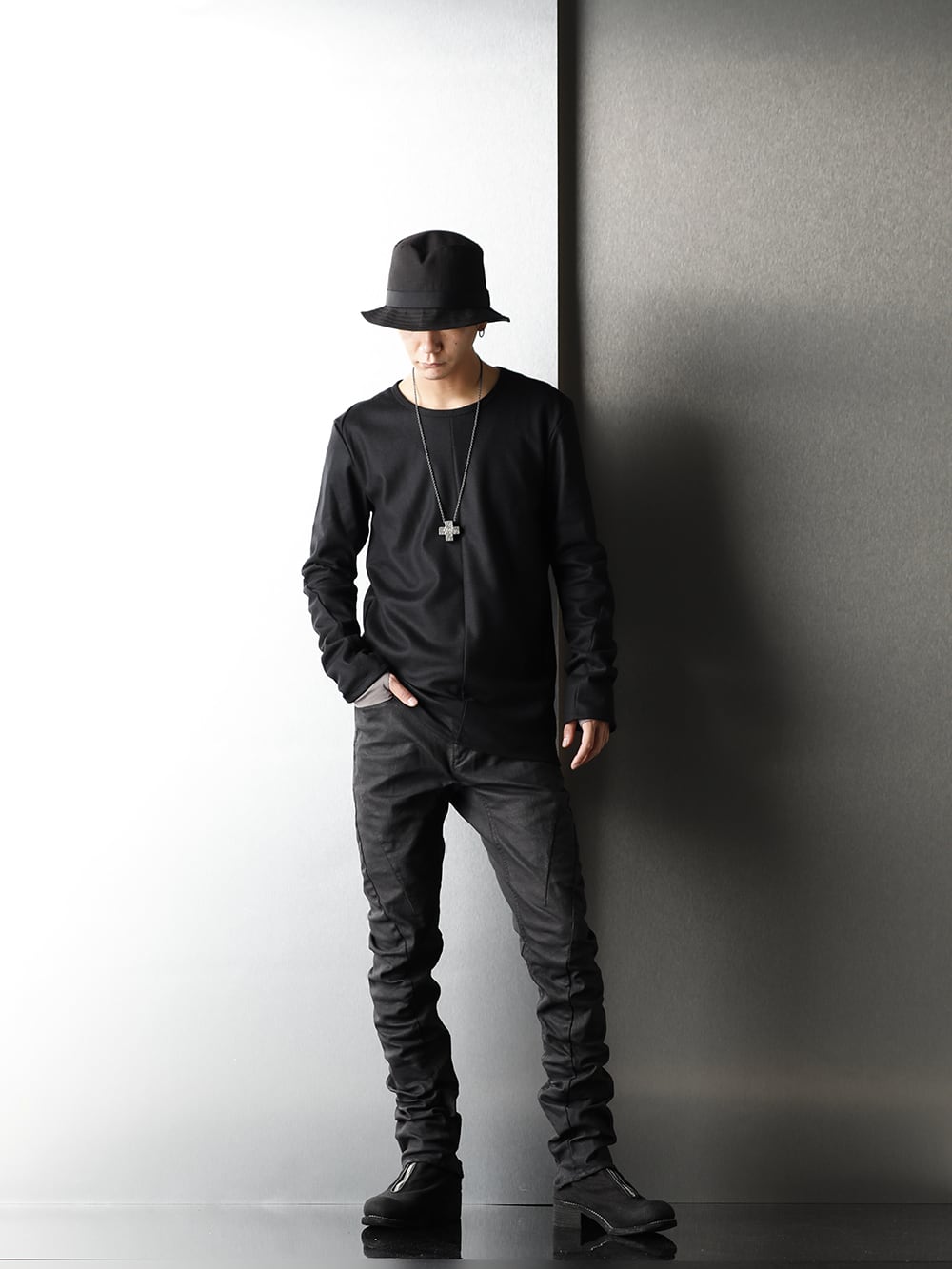 D.Hygen season mix black styling. - 1-001