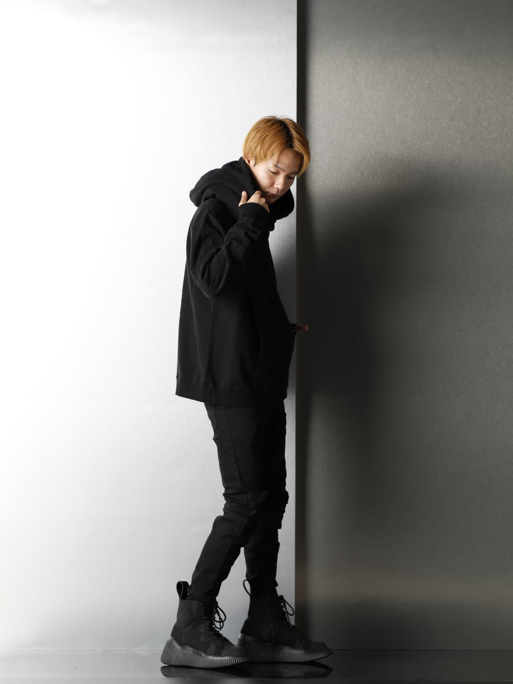JULIUS - ユリウス Classic slim silhouette Black only Styling - 1-002