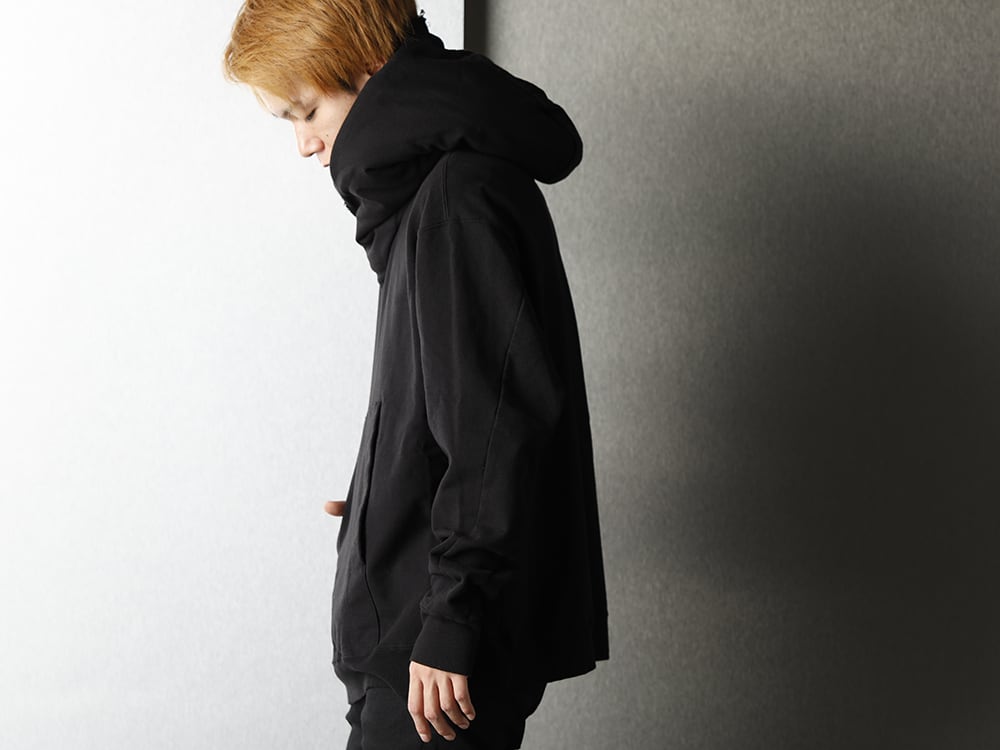 JULIUS - ユリウス Classic slim silhouette Black only Styling - 2-002
