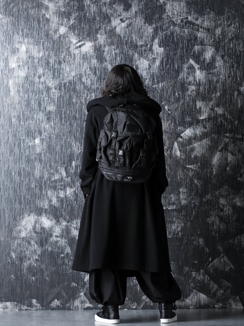 Yohji Yamamoto 20-21AW フーデッド コートを使用した実用的なスタイル