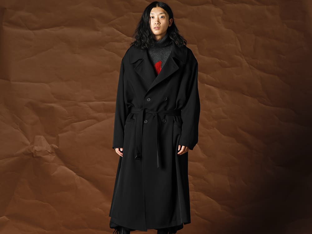 Yohji Yamamoto クラシカルなコートにグレーと赤の差し色で柔らかな雰囲気に - 2-001