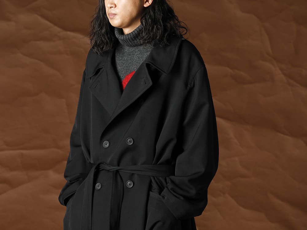Yohji Yamamoto クラシカルなコートにグレーと赤の差し色で柔らかな雰囲気に - 2-002