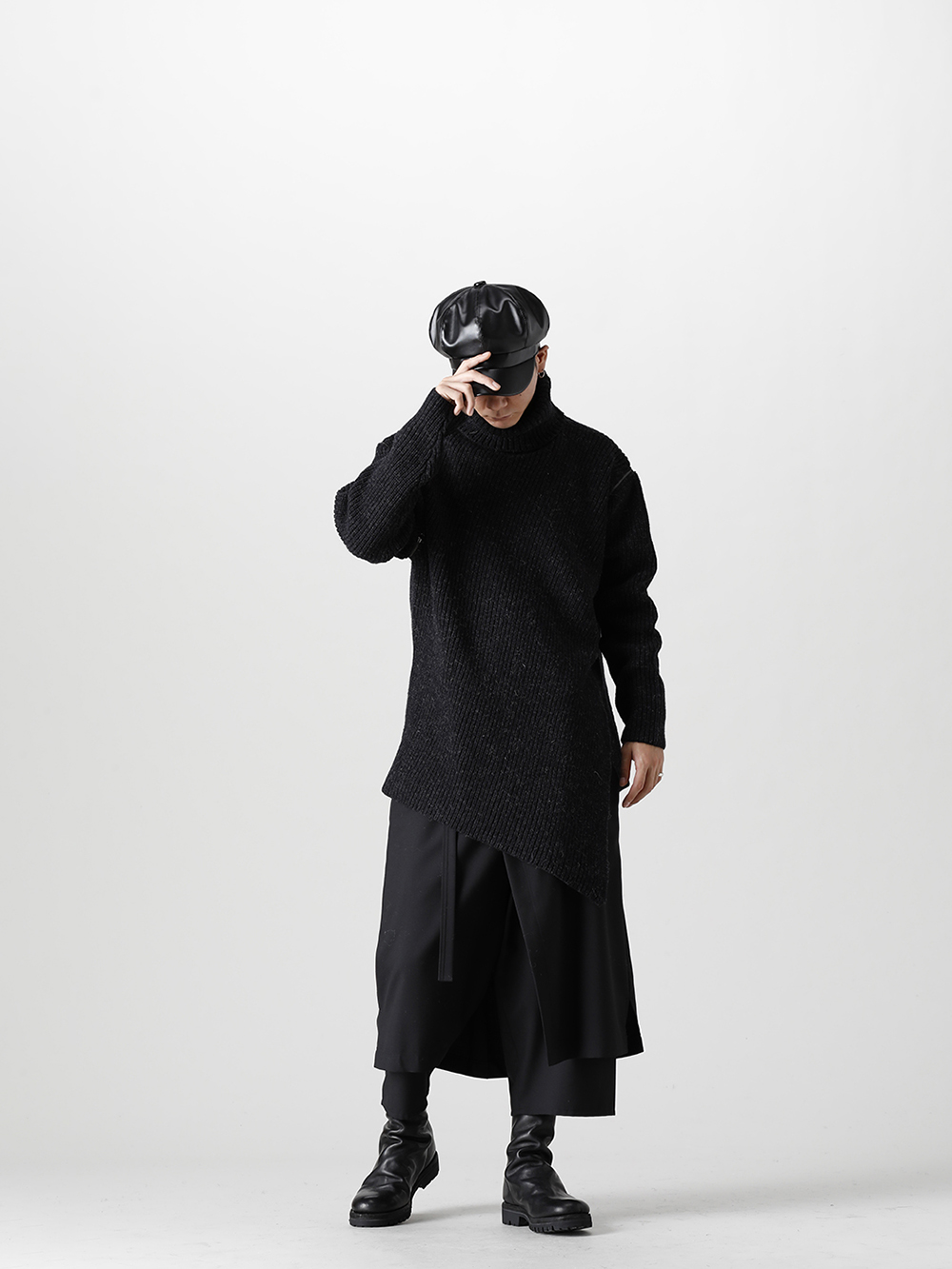 This item is made with Ground Y 2021-22AW knit for autumn styling