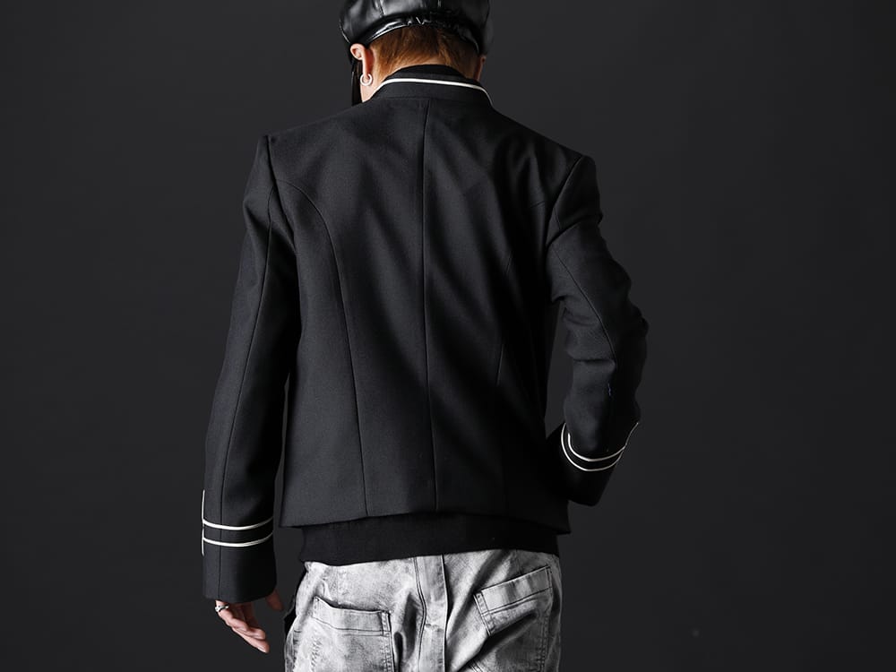 GalaabenD / kiryuyrik Create a unique style with an eye-catching Napoleon jacket. -  Upper body back This is a Napoleon jacket that is eye-catching, formal and unique, yet matches a wide range of items. - 87320213-Black-Cream Napoleon jacket (Black×Cream) 87320801-Black Logo embroidery Turtleneck knit (Black) - 1-003