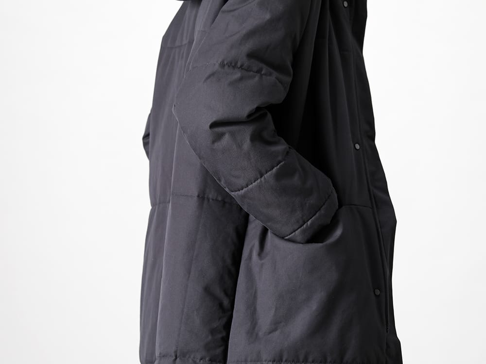 NOMEN NESCIO - ノーメンネスキオ ノーメンネスキオ でオーダーをしたこちらのコートは防寒性が高くこれからの時期にオススメ - コートのディティール - 128B-ロング スタッフドコート