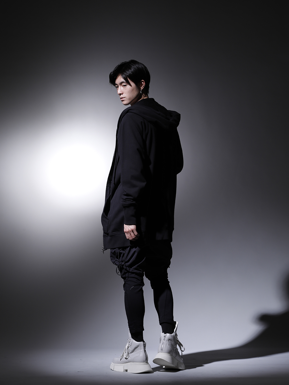 JULIUS × NILøS 2022 SS Sporty Monotone Style - FASCINATE BLOG