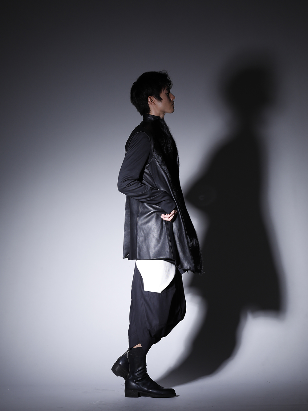 JULIUS 2022 -23 AW Cow Hair Vest Layered Style - FASCINATE BLOG