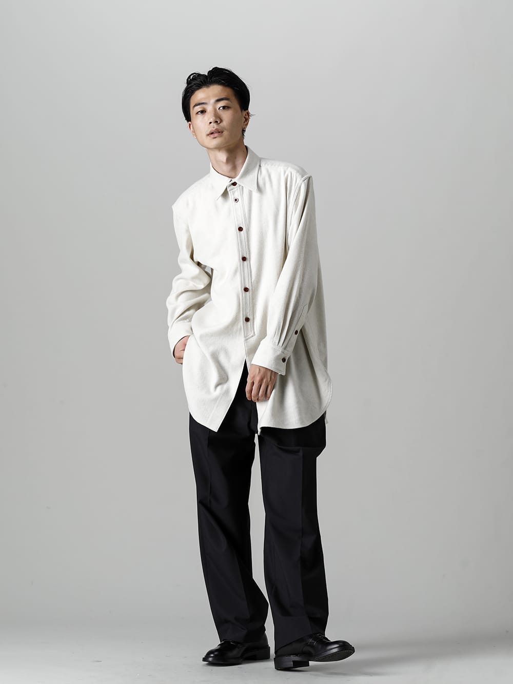 IRENISA 22-23AW - IH-22FW-B014-IC-Middle Length Shirt Ivory - IH-22FW-P018-MSP-Two Tucks Wide Pants Black - IH-22SS-S001-RC-Leather Shoes  4-001