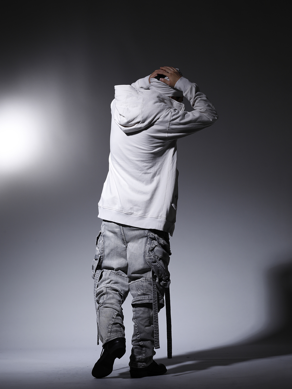 JULIUS 2022-23AW - A style with a decadent atmosphere and coloring - 799CUM21-Plaster(Front Zip Sweat Hoodie Plaster) 799CUM25-Charcoal(Rib Asymmetry Cutsewn Charcoal) 799PAM24-PL(10.5oz Stretch Denim Gas Mask Wide Pants Plaster) 799ACU10-Plaster(Jersey Hair Band Plaster) 799FWM5(Cow Leather Lace Up Long Boots) - 1-004