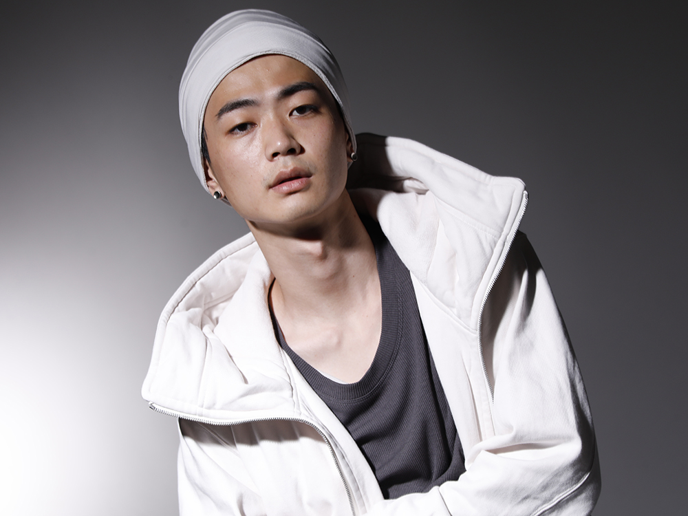 JULIUS 2022-23AW - A Popular hoodie that has been developed as a standard item - 799CUM21-Plaster(Front Zip Sweat Hoodie Plaster) 799CUM25-Charcoal(Rib Asymmetry Cutsewn Charcoal) 799ACU10-Plaster(Jersey Hair Band Plaster) - 2-003