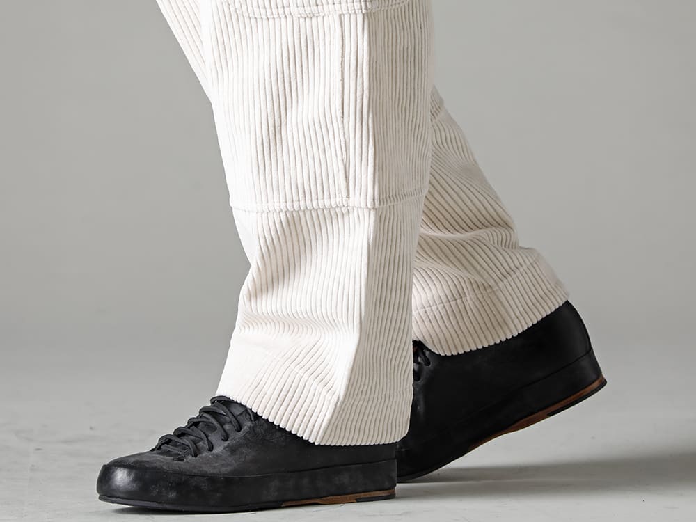 O PROJECT 22-23AW Corduroy material that gives a change of expression and a sense of season to fall and winter styles - O14TR3-Off-White-CARGO TROUSERS Wide Wale Corduroy Off White - Handsewn-Classic-Lo-Handsewn Classic Lo 3-005