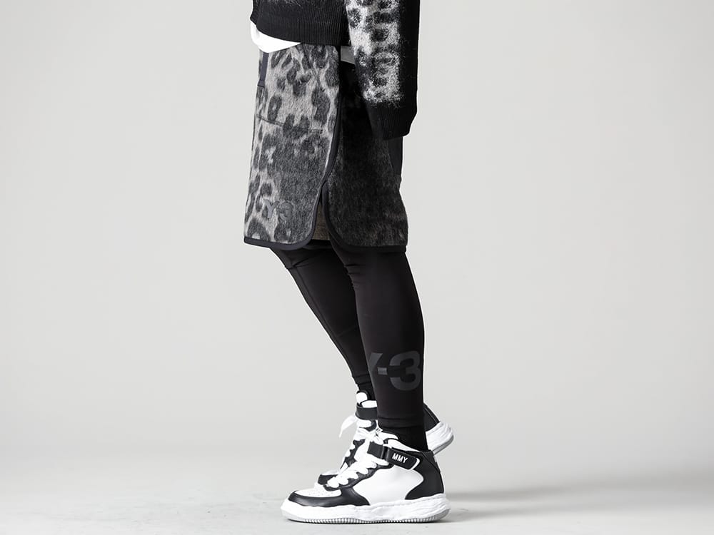 Y-3 - ワイスリー 22-23AW レギンスとのレイヤードで秋〜真冬まで通して活躍するフリースショーツ！ - HS9929-M LEOPARD FLEECE SHORTS - HF8983-W CLASSIC TIGHTS - A08FW705--WAYNE high- Original sole leather High-Top sneakers Black / White 3-003
